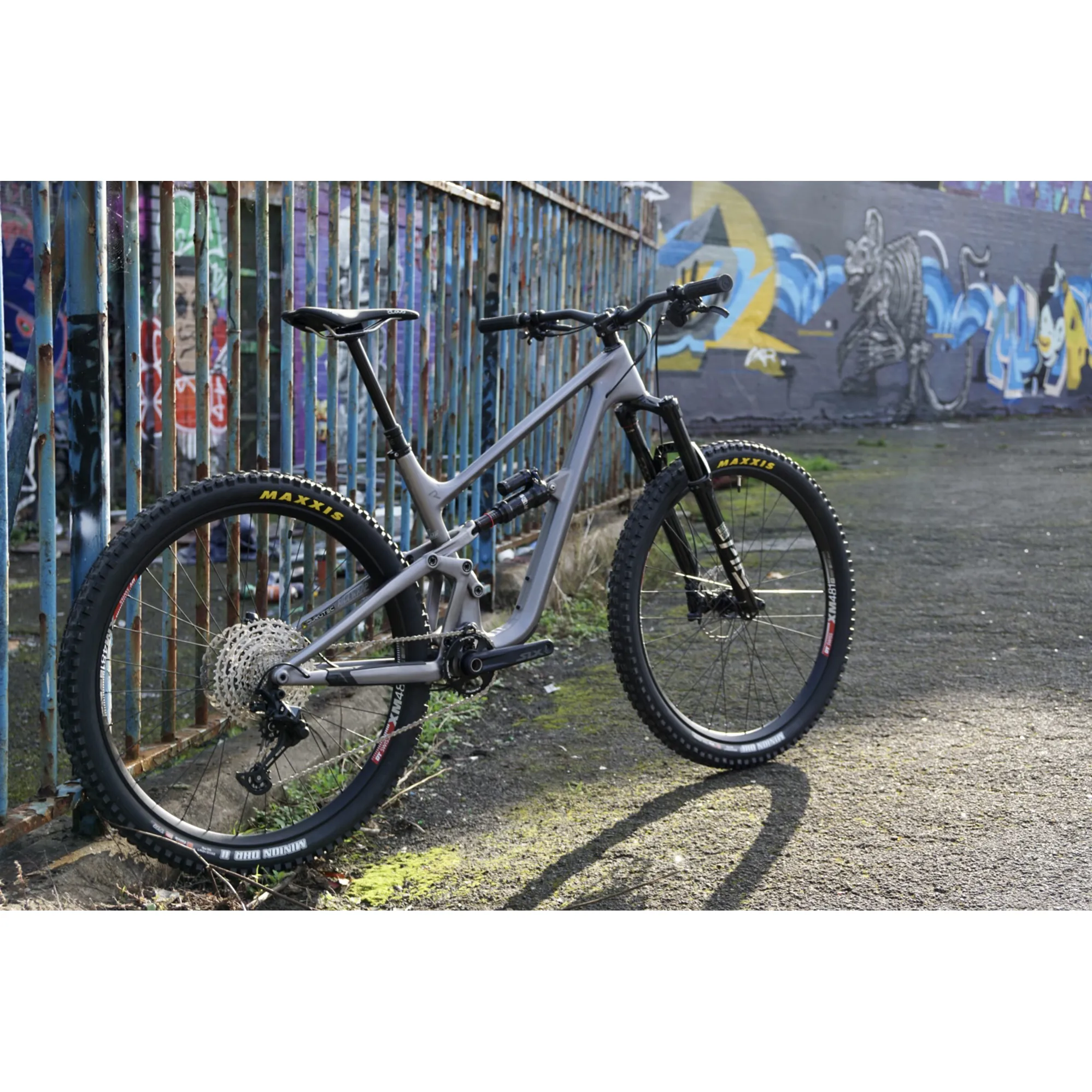 Revel Rascal Custom Builds 2022 Revel Rascal Custom Build Carbon Mountain Bike Size Large in