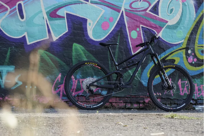 Revel Rail Custom Build Carbon Mountain Bike Size Medium in Black-4