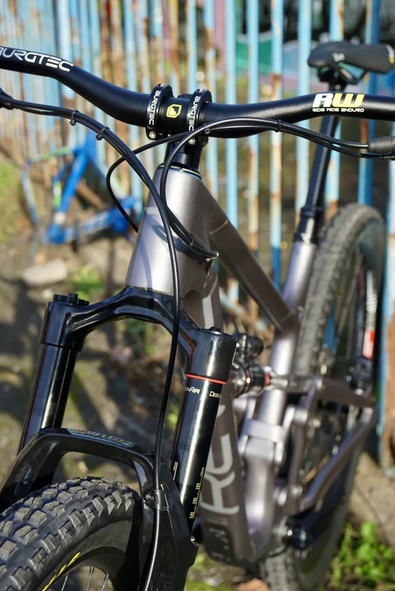 2022 Revel Rascal Custom Build Carbon Mountain Bike Size Large in Grey-2