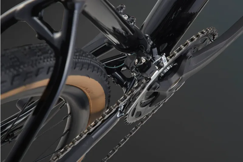 Whyte Bikes Tourus Gravel Bike in Black and Silver-8