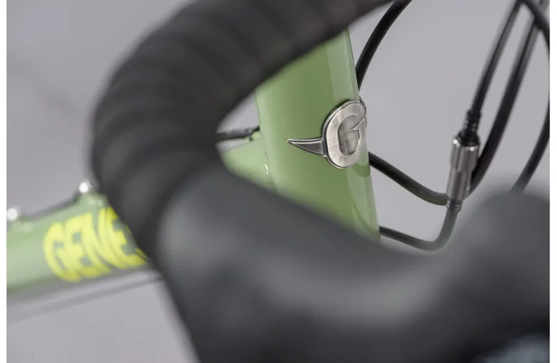 Genesis CDA 20 Aluminium Gravel Bike in Green-2