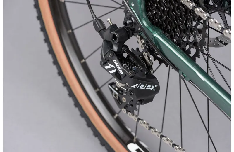 Genesis Fugio 10 Aluminium Gravel Bike in Green-9